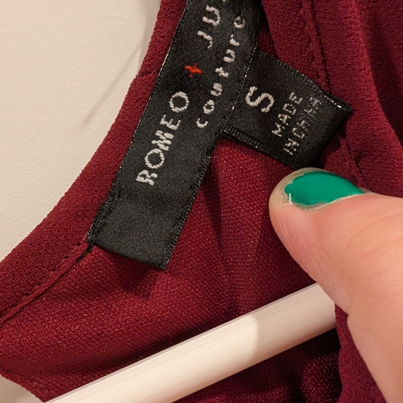 Elegant Burgundy Dress - Picture 2 of 7